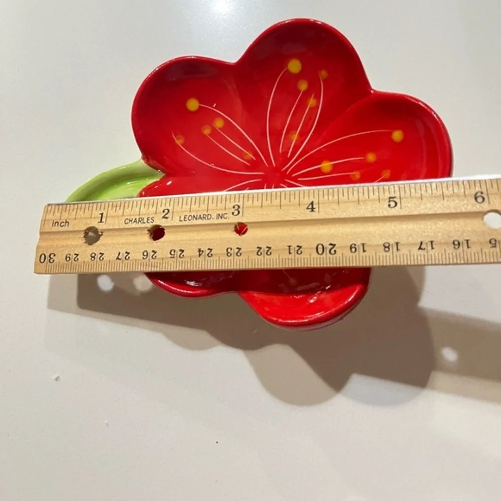 Ceramic Flower Soap Dish - Creative Red Flower‎ Design, High Quality Soap new